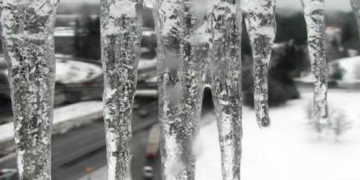 BC Hydro still working to restore electricity to 200 following ice storms