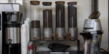 'Right thing to do':JJ Bean gives Ontario minimum wage to Vancouver staff