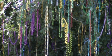 93,000 pounds of Mardi Gras beads clogs city's catch basins
