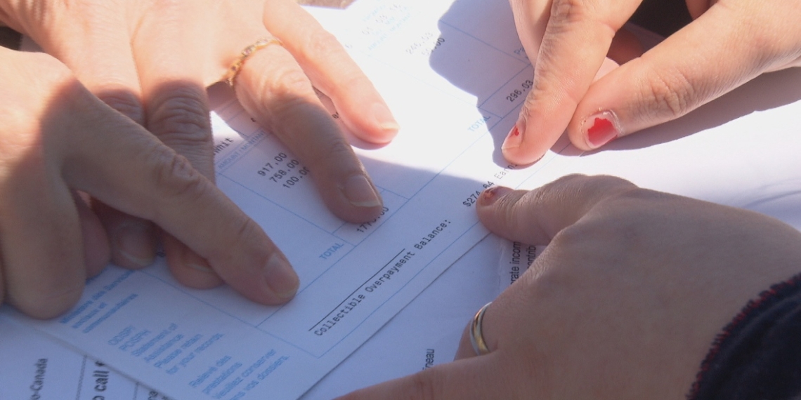 Pay centres overwhelmed as Phoenix overpayment deadline approaches