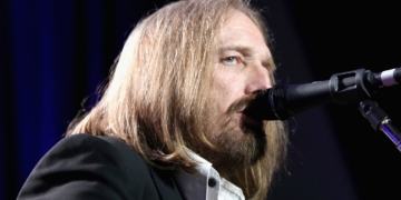 US musician Tom Petty died of 'accidental drug overdose'