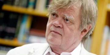 MPR says allegations against Garrison Keillor go far beyond single touch