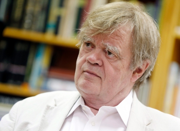 MPR says allegations against Garrison Keillor go far beyond single touch
