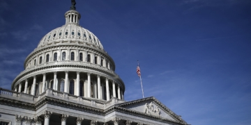 US shutdown begins as Senate fails to pass new budget