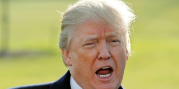 Trump threatens stop to Palestinian aid over Jerusalem row