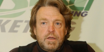 Internet pioneer John Perry Barlow dies, aged 70