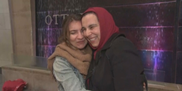 Canadian mother held by al-Qaeda affiliate returns to Canada with no regrets