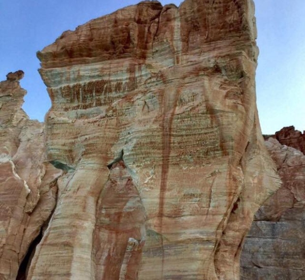Mysterious 'pants' arch baffles internet, geologists and Nunavut tourism office