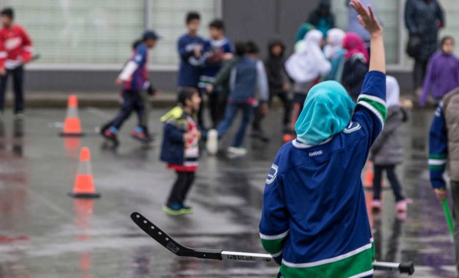 'As Canadian as everyone else': Surrey Muslim School tries out road hockey