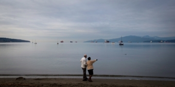 Toxic metals from plastic left on the beach are leaching into the ocean's ecosystems: B.C. study