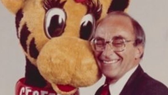 Toys R Us founder Charles Lazarus dies at 94 as his company folds