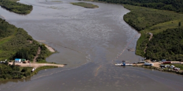 Husky Energy to face charges in 2016 oil spill into Saskatchewan river