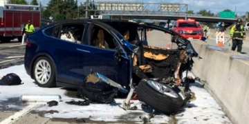 Tesla says vehicle in deadly California crash was on autopilot