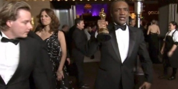 Watch Frances McDormand's Oscar being taken