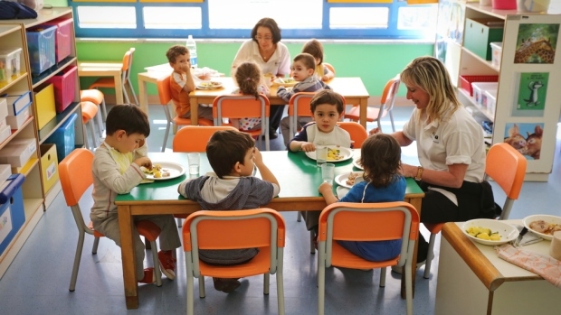 Contract confusion forces B.C. government to push back deadline on child-care subsidies