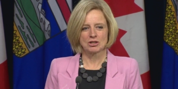Notley playing pipeline politics to solidify Alberta base, panelists say