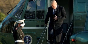 White House disputes porn star Stormy Daniels' claim she was threatened