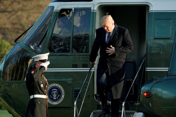 White House disputes porn star Stormy Daniels' claim she was threatened