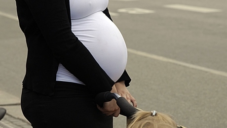 Pregnant? Warm weather exercise and hot baths might be OK