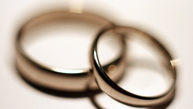 Bride who lost thousands after venue closed recommends wedding insurance