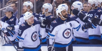 Jets top Leafs in battle of playoff-bound Canadian teams
