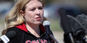 Conservatives demand feds act to halt illegal border crossings