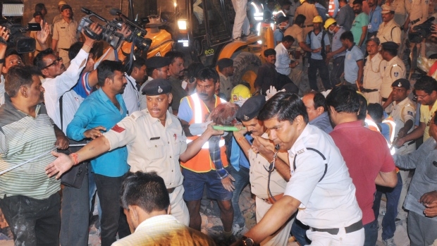 Hotel collapses in central India, killing 10