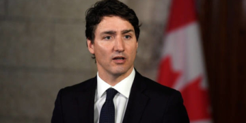 'We cannot live in fear': Trudeau reacts to deadly Toronto van attack