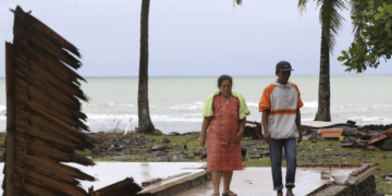 Indonesia widens exclusion zone around island volcano