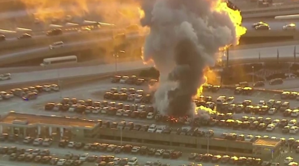 New Jersey: Cars destroyed in Newark Airport fire