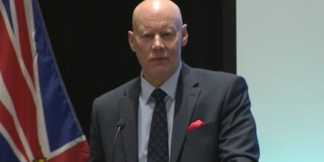 Surrey’s former police chief blasts Mayor Doug McCallum over plan to replace RCMP