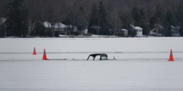 OPP investigate possible death after 2 vehicles break through lake ice
