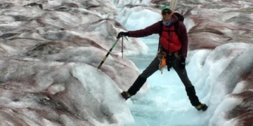 Darkening glaciers: Scientists examine wildfire effect on Canadian ice