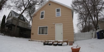 Target of Weyburn, Sask. home invasion faces murder charge after allegedly shooting invader who later died