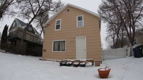 Target of Weyburn, Sask. home invasion faces murder charge after allegedly shooting invader who later died