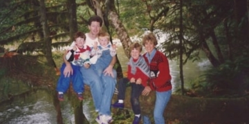 The kindness of strangers: Compassionate cop helps family driving without insurance