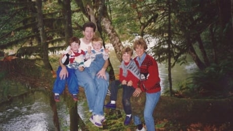 The kindness of strangers: Compassionate cop helps family driving without insurance