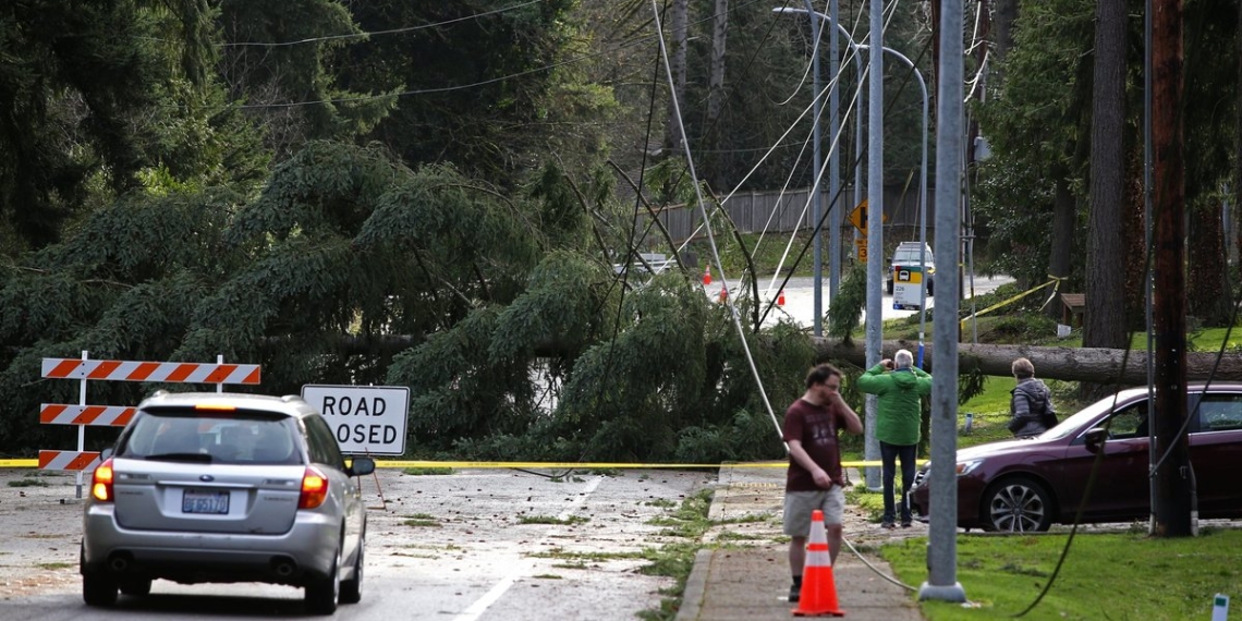 Some power outages could linger for days after windstorm slams Seattle area