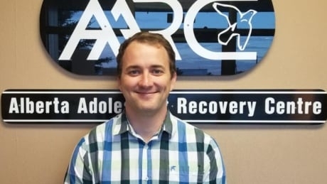 Alberta teachers’ union boss sorry for ‘additional hurt’ caused by inviting convicted murderer to convention