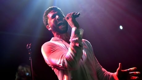 Jussie Smollett performs in L.A. after alleged attack: ‘I’m not fully healed yet’
