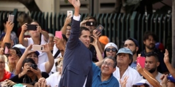 Venezuela’s Juan Guaido urges more military brass to break ranks with Maduro