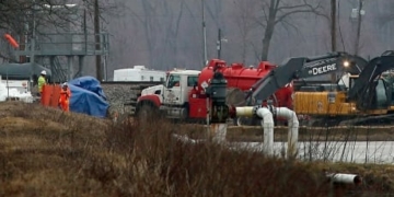 TransCanada says Keystone likely source of Missouri oil leak