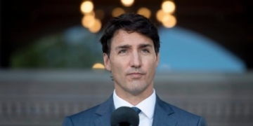 Prime Minister Justin Trudeau to shuffle cabinet Monday: sources
