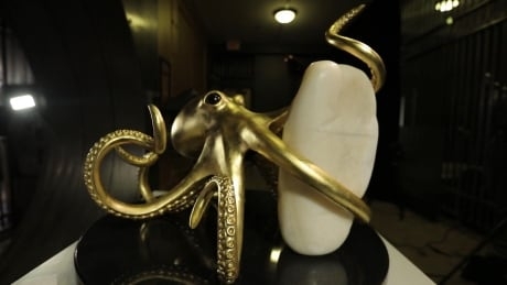 Mississauga, Ont., man’s been hiding what could be the world’s largest pearl &mdash; now he wants to show it off