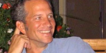 Alberta conservative operative Alan Hallman sues for $350,000 over security guards who had him arrested