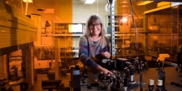 Half of Canadians can’t name a woman scientist or engineer, poll finds