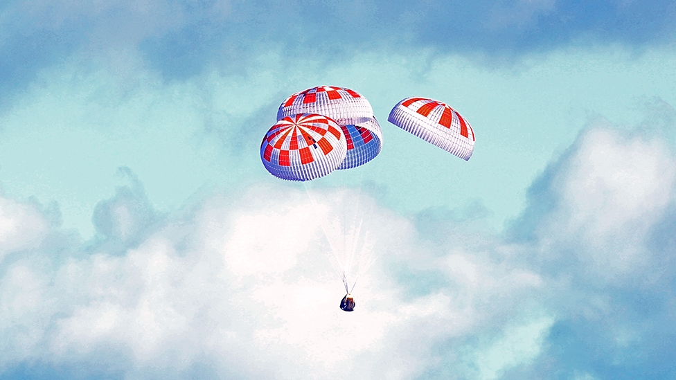 SpaceX: Dragon capsule splashes down after ISS mission