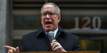 NYC watchdog demands de Blasio hand over cost estimates on controversial Podolsky properties