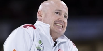 Edin’s late steal forces Koe to early handshakes in men’s world curling final