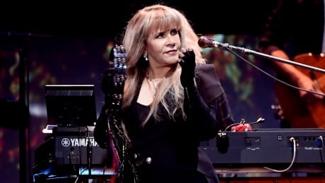 Fleetwood Mac postpones Canadian concert dates